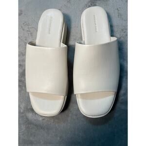 American Eagle Cream Slides Size 9 - New without Tags